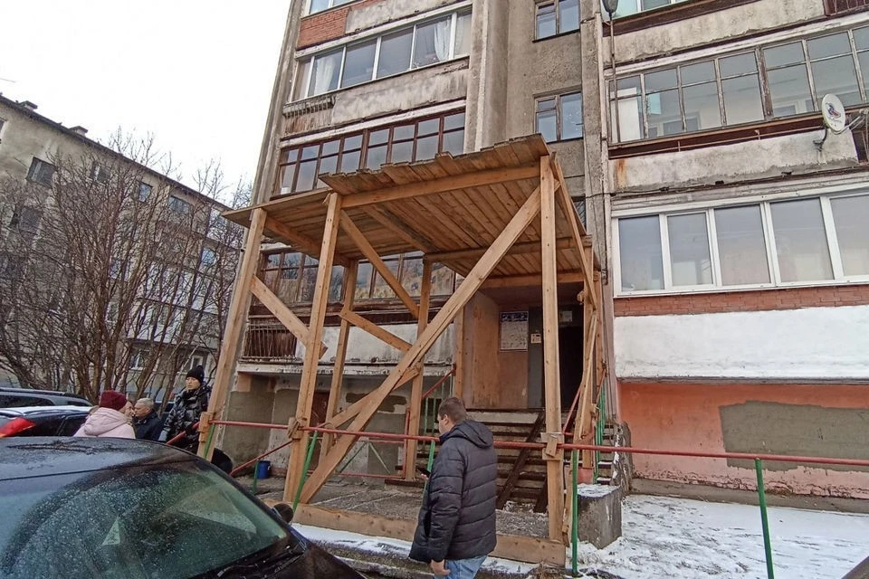 9 ноября специалисты обследовали девятиэтажный дом на улице Марата, 23 в Мурманске. Фото: vk.com/gzhimurmansk