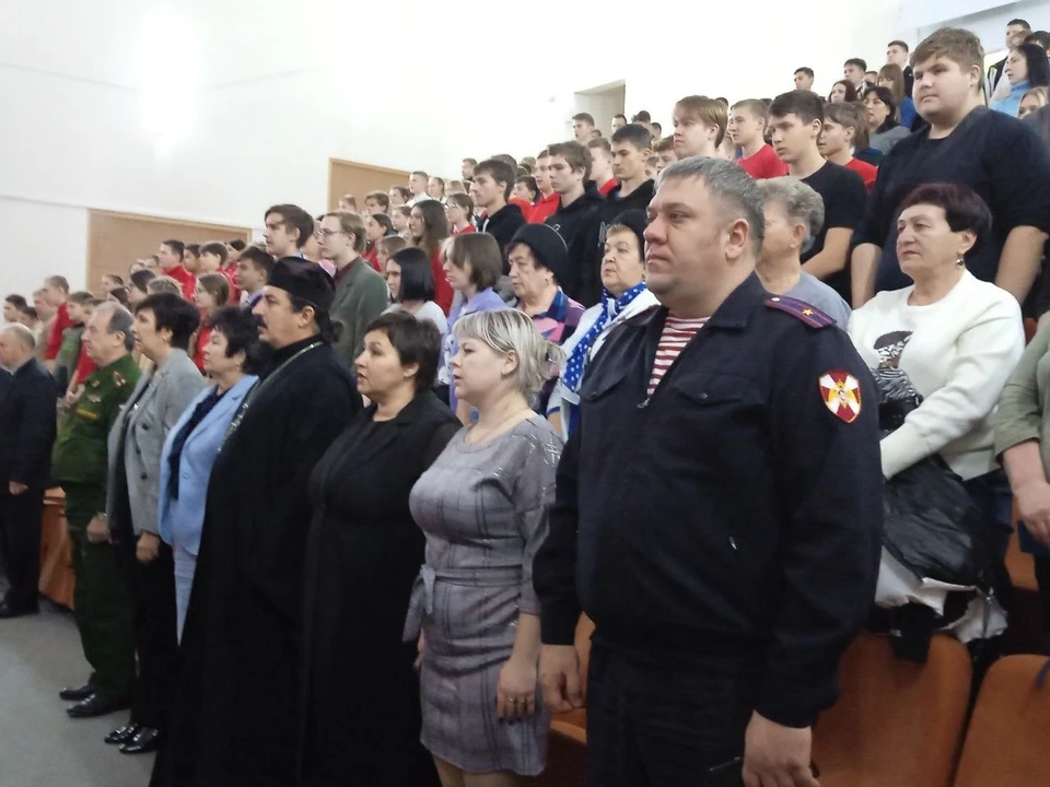 Проводили в армию песнями