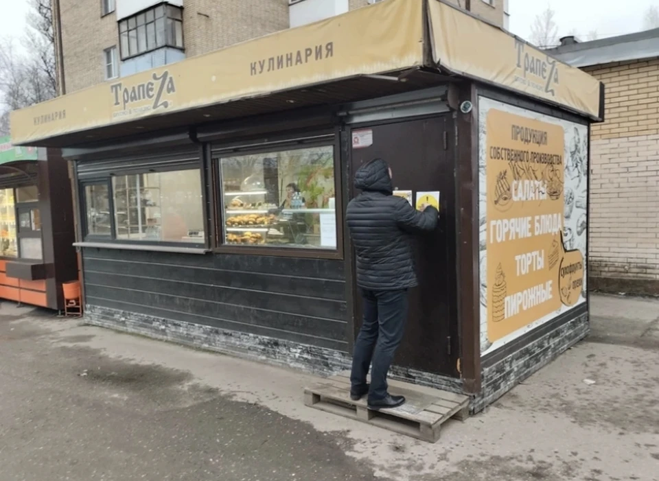 Демонтаж незаконных ларьков продолжается в Смоленске. Фото: пресс-служба администрации города.