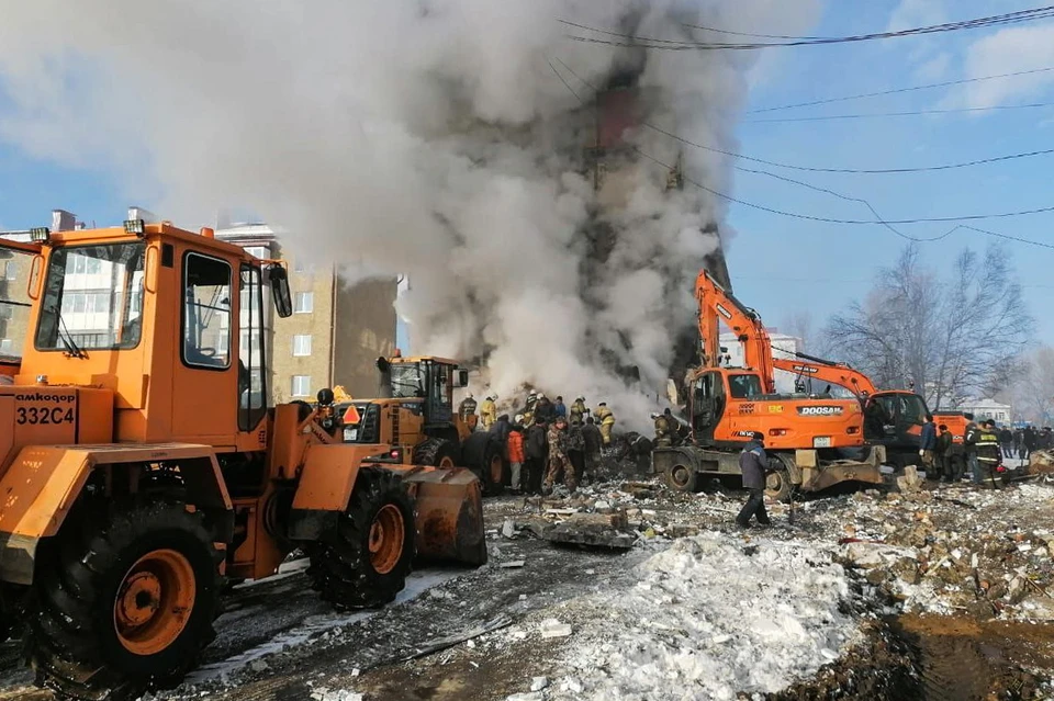Четвертый погибший найден под завалами дома на Сахалине, где произошел взрыв