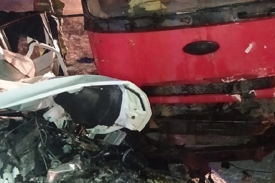 Грузовик буквально перемолол собой одну из легковушек. Фото: ГИБДД Татарстана