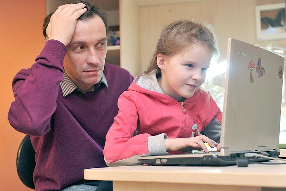 Родители должны интересоваться, что смотрит и читает их ребенок в интернете