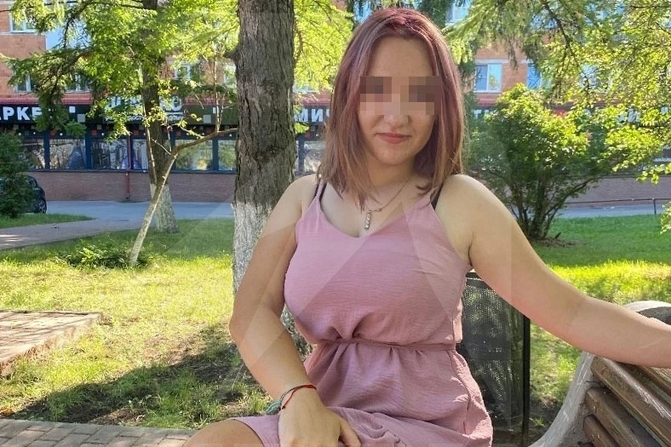В Уфе 22-летняя продавщица ювелирного магазина в торговом центре «Мега» набрала драгоценности на 14 млн рублей и скрылась
