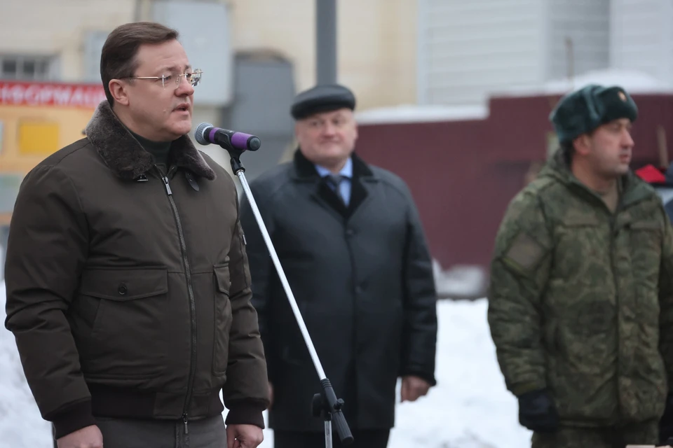 Губернатор обратился к военнослужащим. Фото: Светлана Осьмачкина