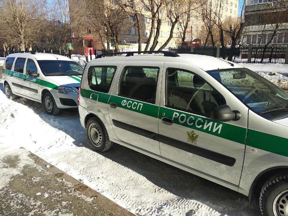 У тюменца за долги изъяли автомобиль