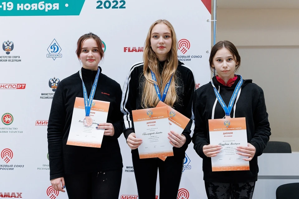 Слева направо: Анастасия Колесникова, Анна Серопян, Виктория Поддубная. Фото ЦСП Белгородской области.