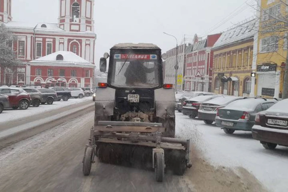 Все дорожные службы перевели в режим повышенной готовности. Фото:https://t.me/simakov_kirov