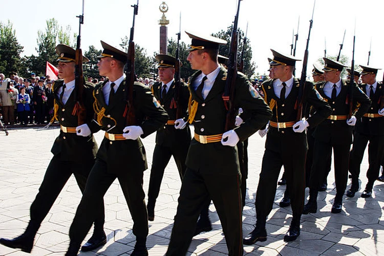 Солдаты Национальной Армии Молдовы примут участие в военном параде в Бухаресте