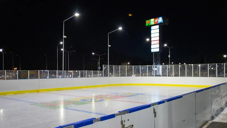 Каток работает ежедневно с 10:00 до 22:00 / Фото: mega.ru