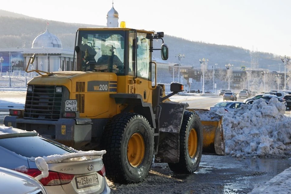 Южно-Сахалинск расчищают 109 снегоуборочных машин - KP.RU