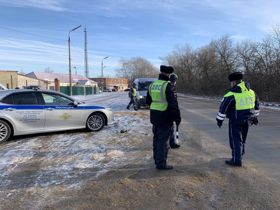 13 водителей, нарушивших правила перевозки пассажиров, задержали в Новомосковске и Узловой Тульской области