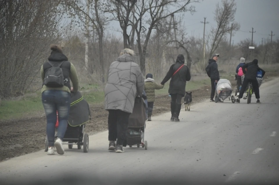 Донские волонетры стараются помочь людям, которых эвакуировали из Херсона