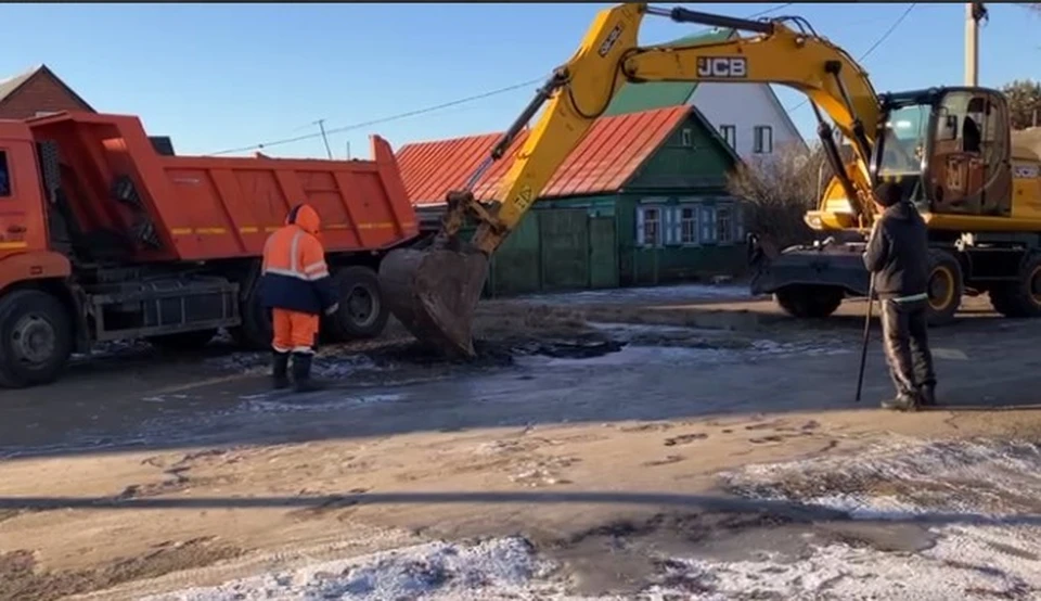 Собственника коммунальной сети, который должен отремонтировать водопровод, установить не удалось. Ситуация требовала незамедлительного вмешательства
