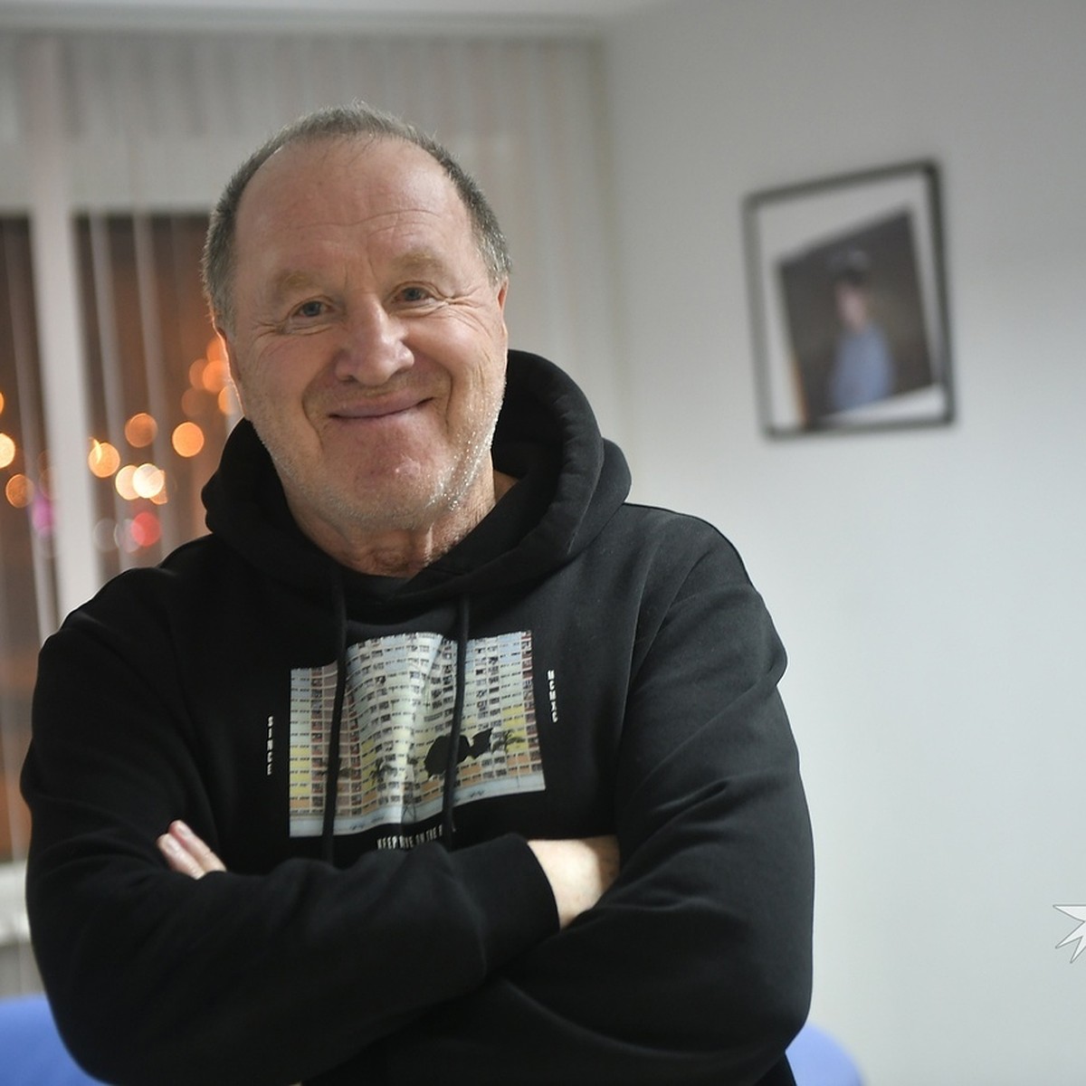 Стал папой в 70 лет: актер Владимир Стеклов рассказал о дочери - KP.RU