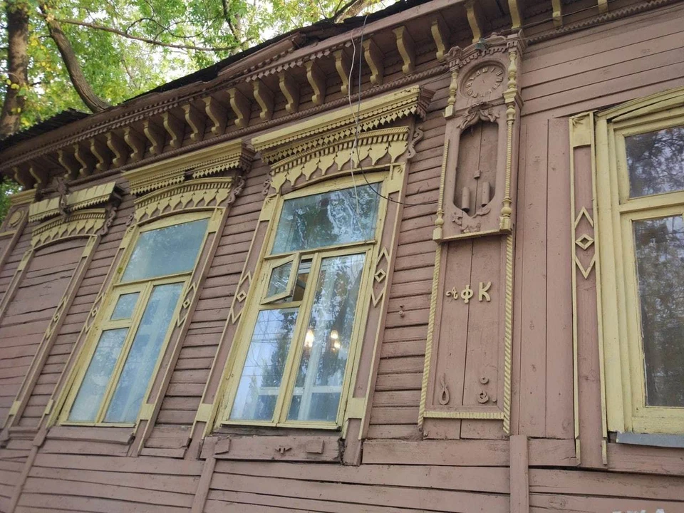 Гостиницу планировались разместить между Казанской церковью и «Домом с часами».