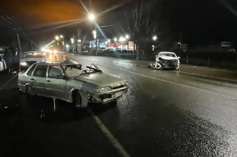 В машинах пострадали три человека, в том числе ребенок. Фото: УГИБДД по Ростовской области