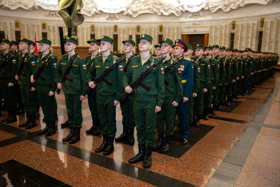 Новобранцы Преображенского полка из Тверской области приняли присягу в Музее Поб