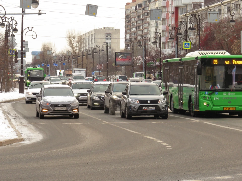Тюмень стоит в 9-балльных пробках.