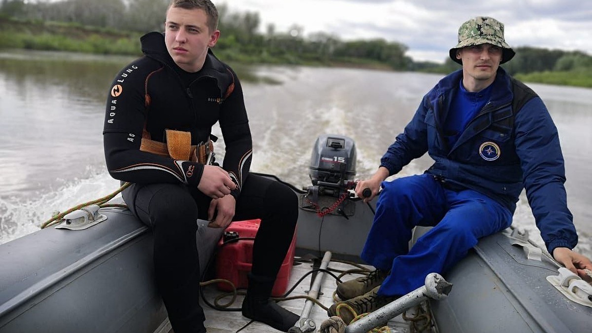 Опасное погружение: водолазы Оренбургской области рассказали о своей  непростой работе - KP.RU