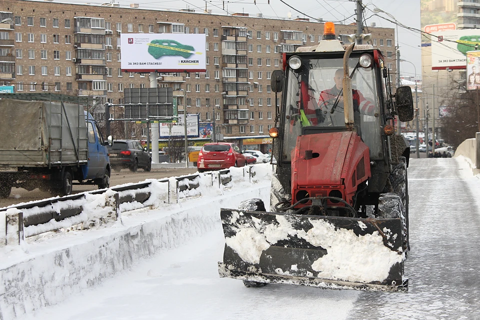 Прирост свежевыпавшего снега за ночь на 18 декабря составил в отдельных районах города до 20 сантиметров