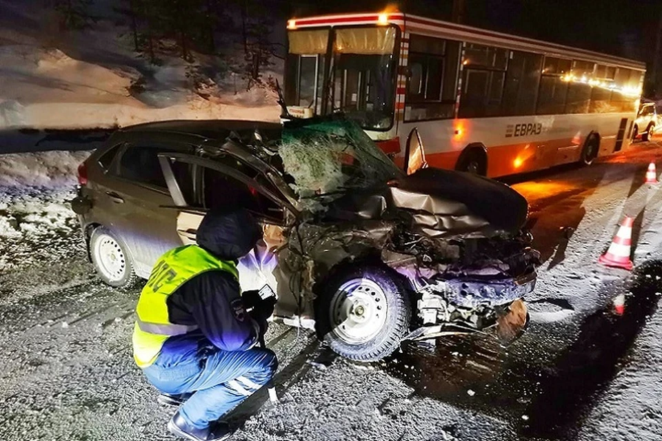 По факту аварии сотрудники полиции проводят проверку. Фото: УГИБДД по Свердловской области