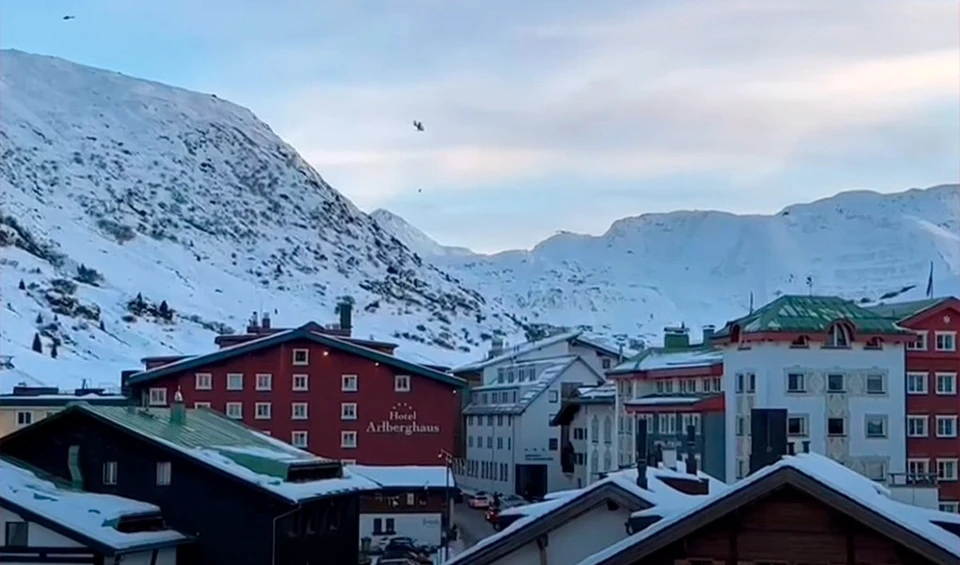 В Австрии на горнолыжном курорте Лех Цюрс ищут 10 человек, попавших под лавину