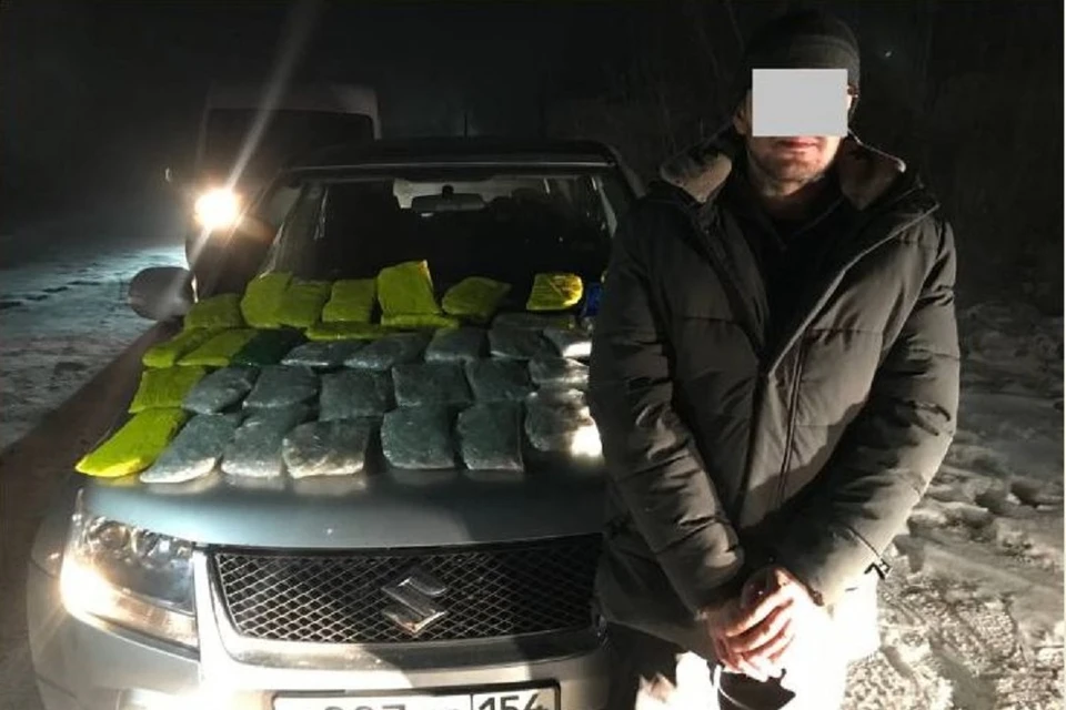 Машину с 20 кг наркотиков, полученных с Украины, задержали в Новосибирске. Фото: УФСБ НСО.