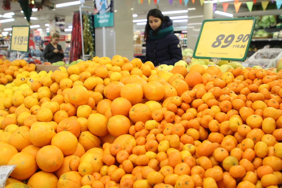 В этом году на полках магазинов можно найти мандарины из непривычных, зато «дружественных» стран – Перу, Аргентины и даже ЮАР.