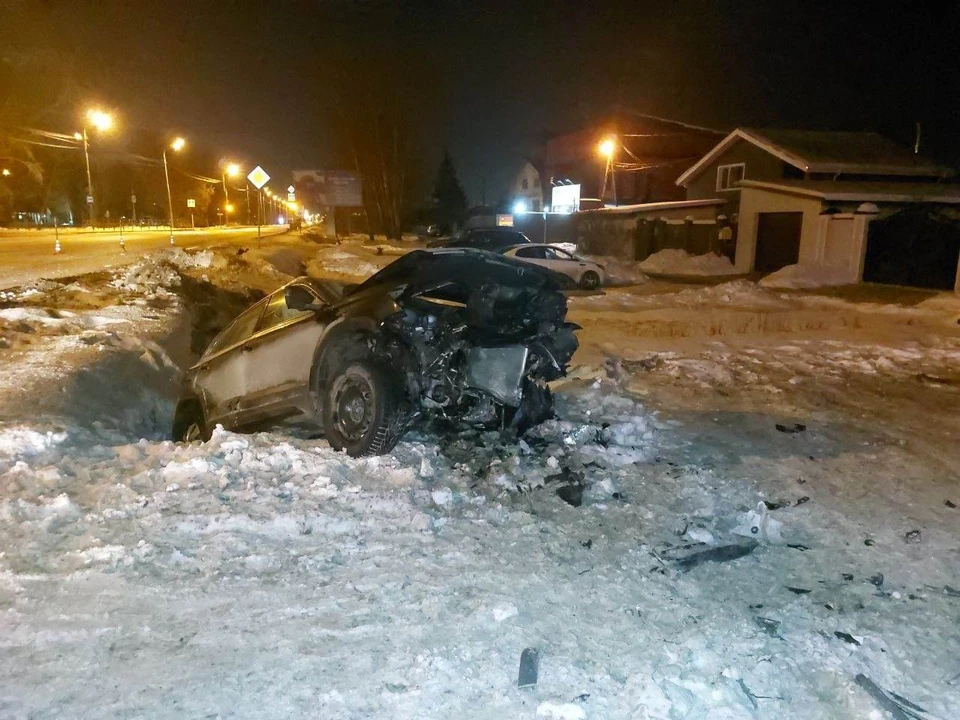 В Тюмени ночью погиб водитель "Фольксвагена"