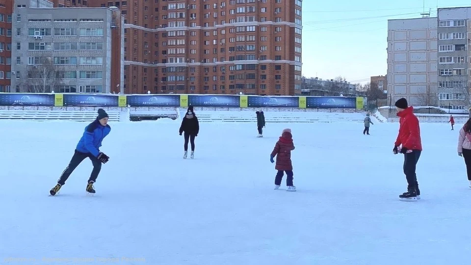 Каток на стадионе «Локомотив» открывается в Рязани 27 декабря. График работы опубликовала горадминистрация.