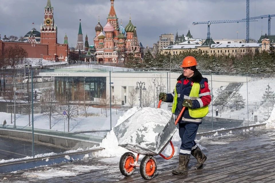 Городские службы Москвы в новогодние каникулы будут работать в усиленном режиме