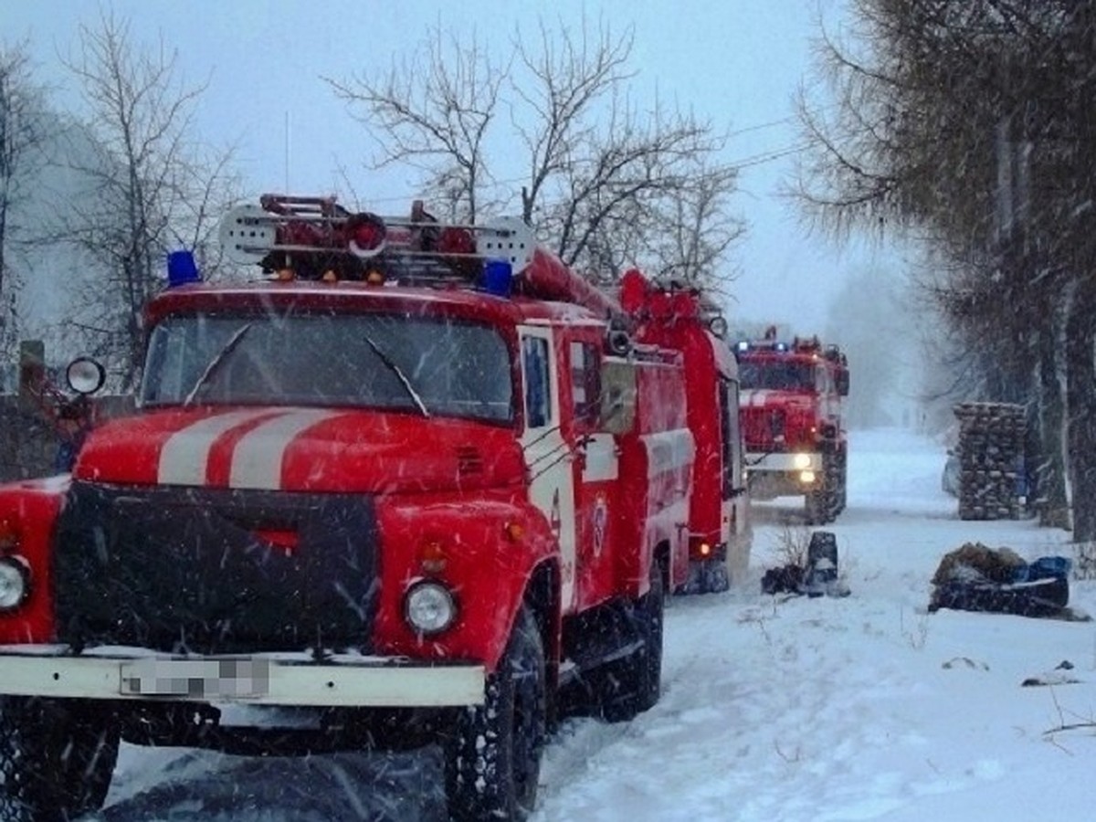 Не дожили до Нового года: пожар в частном доме унес жизни трех человек в  Хабаровском крае - KP.RU