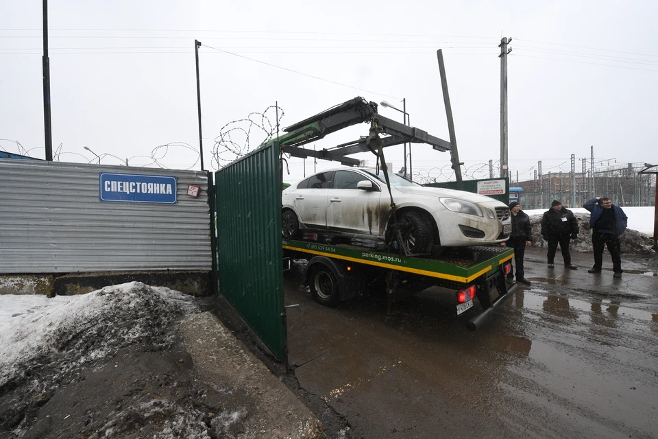 Девять автолюбителей из этого числа неправомерно оставляли свои транспортные средства на парковке для инвалидов.