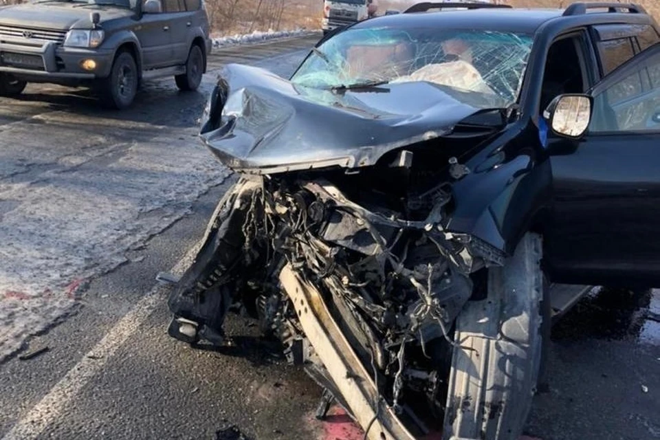 Водитель Toyota Land Cruiser Prado выехала на встречную полосу.