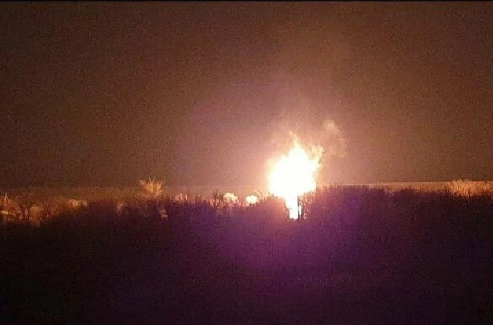 Пожар на газопроводе в Лутугино. Фото: соцсети