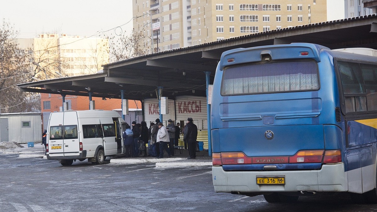 На трассе Екатеринбург – Курган автобус с пассажирами улетел в кювет