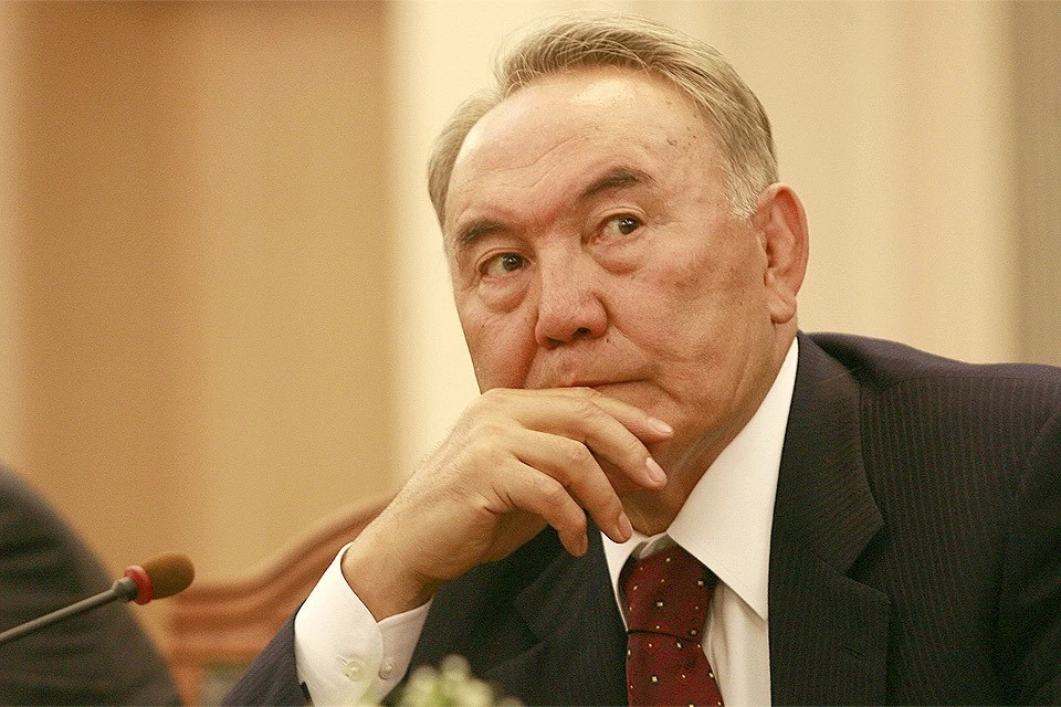 Нурсултан Назарбаев лишен статуса почетного сенатора Казахстана