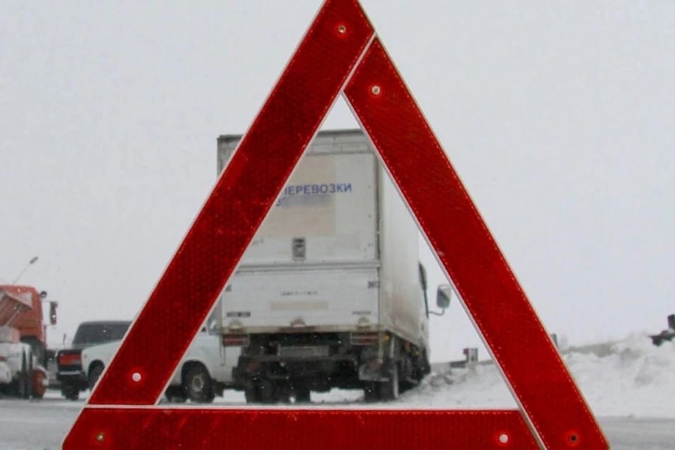 В Новосибирске авария заблокировала проезд на Димитровском мосту.