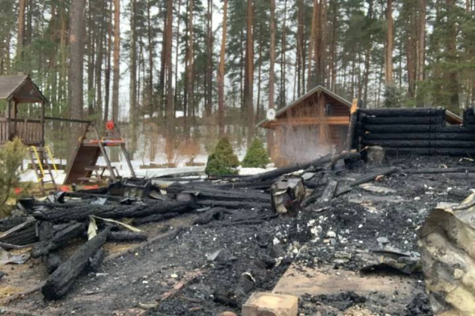Фото сгоревшего дома в Ленобласти, где погибли двое детей, опубликовала прокуратура / Фото: Прокуратура ЛО