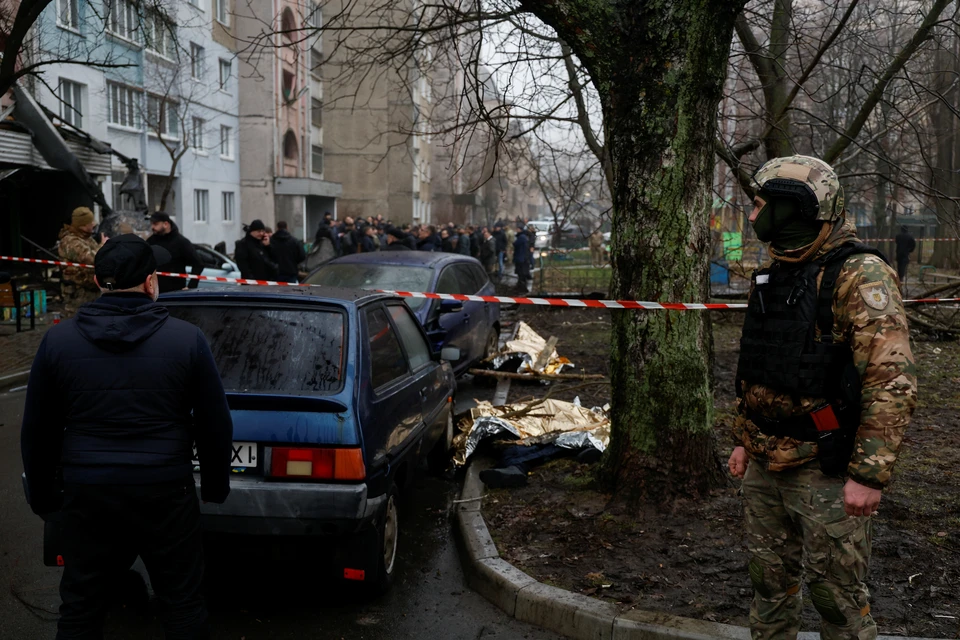 Видео с места крушения вертолета в Броварах Киевской области 18 января 2023 опубликовано в сети