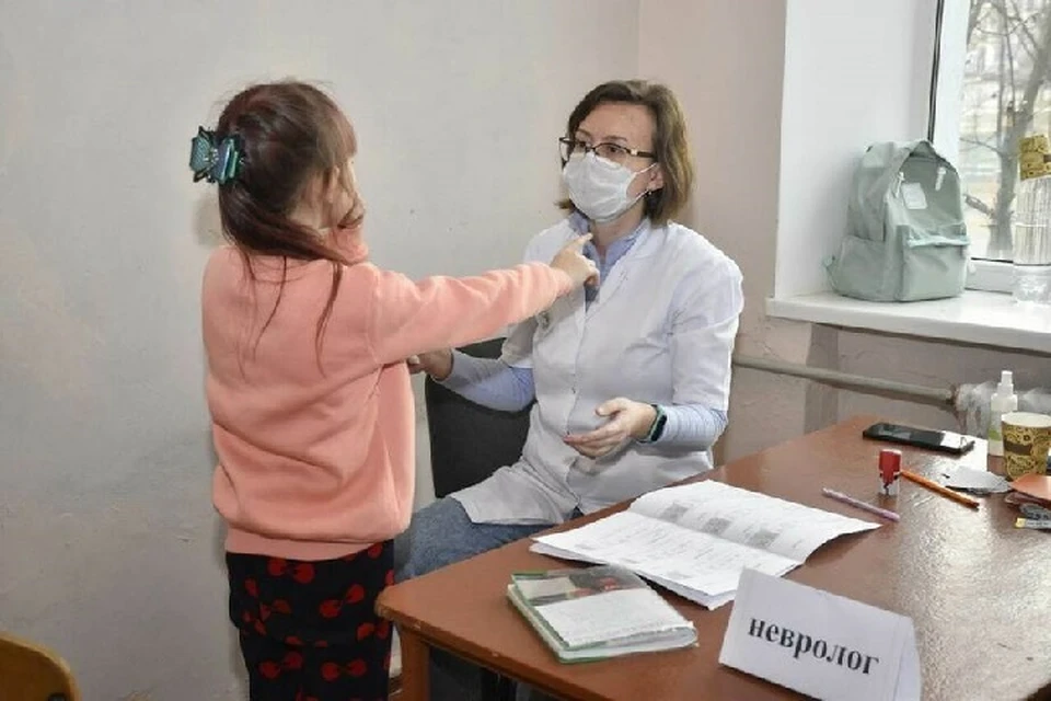 Осмотры детей в Донбассе продолжатся до конца учебного года