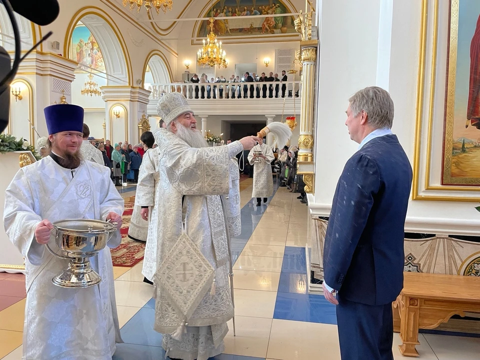 Алексей Русских посетил литургию в Спасо-Вознесенском Соборе