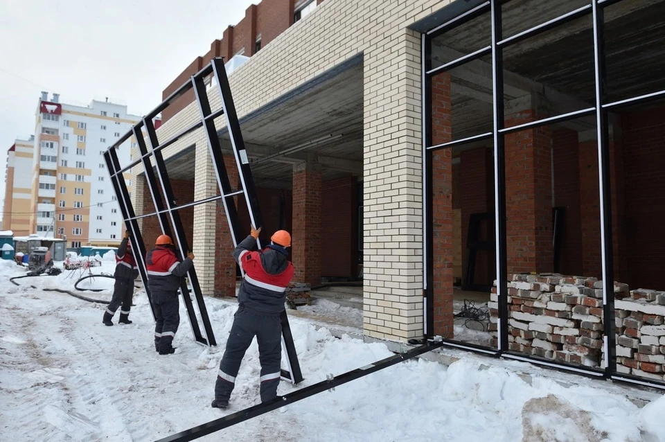 В микрорайоне «Столичный» строится новая школа. Фото: А. Бречалов