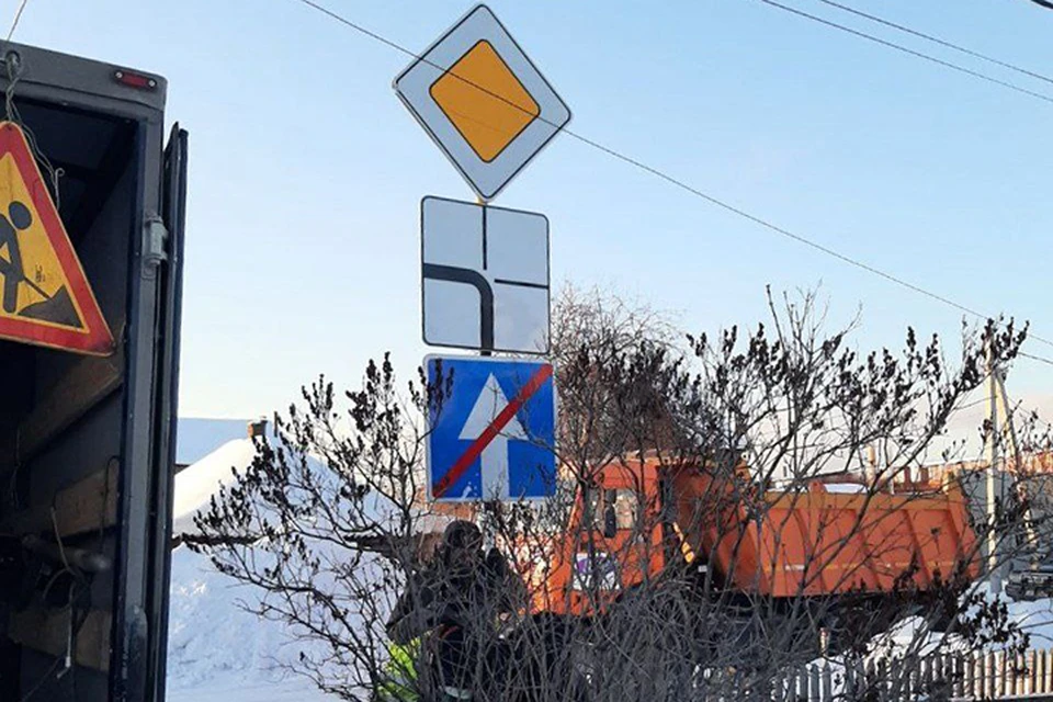 Дорожные знаки приоритета появились на улице Гвардейская.