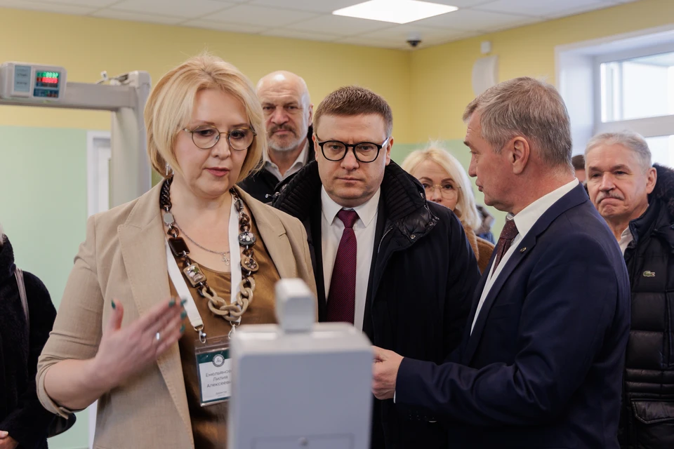 Совсем недавно Лилия Емельянова представила новую школу губернатору.