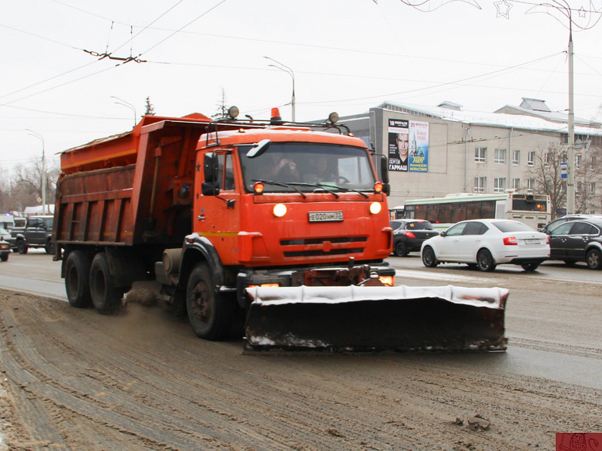 За сутки во Владимире израсходовали 338 кубометров песко-соляной смеси -  KP.RU