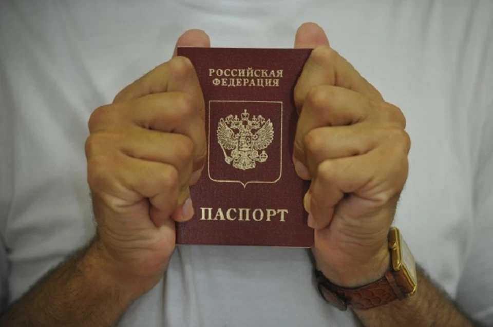 Их выдачу в России временно приостановили.