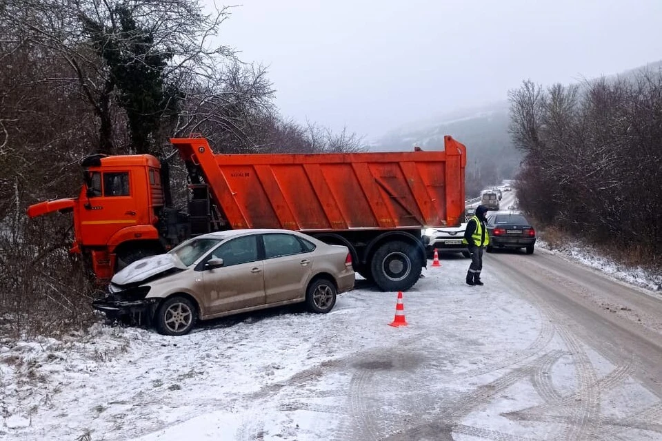 По факту ДТП проводится проверка. Фото: МВД по Республике Крым
