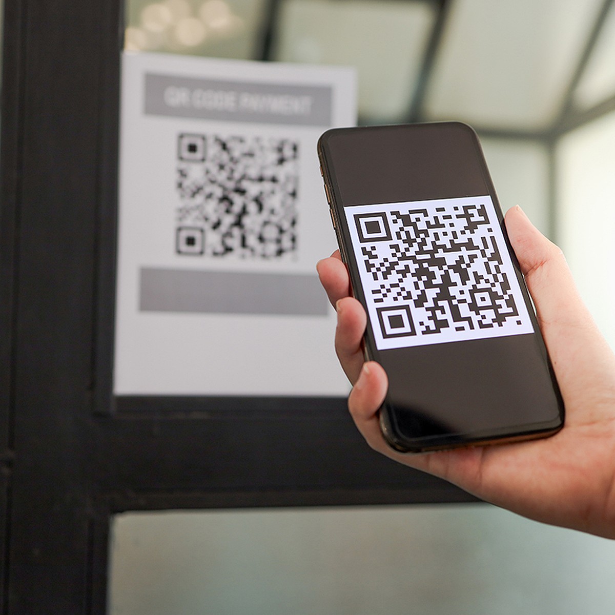 Остерегайтесь QR-кодов: мошенники изобрели новый способ украсть деньги с  вашей карточки - KP.RU