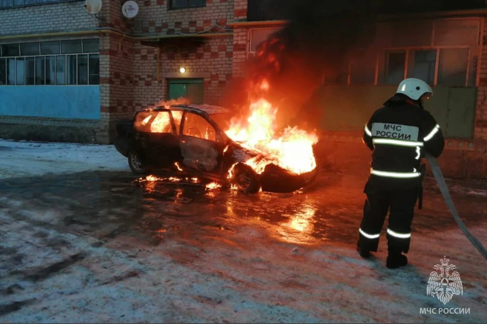 Форд Фокус сгорел в селе под Липецком утром